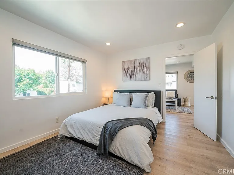11918 Hart St #4 — Photo 14