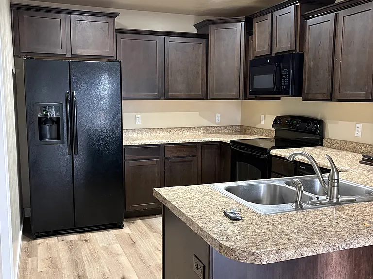 824 S Fox Trail Ln — Photo 2