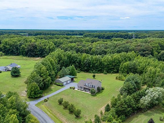 3rd image of 16881 Heritage Hills Ln