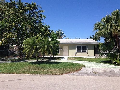 1st image of 2661 NE 18th St