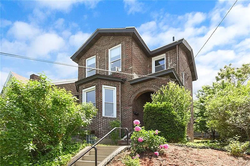 312 Kaercher St photo 1