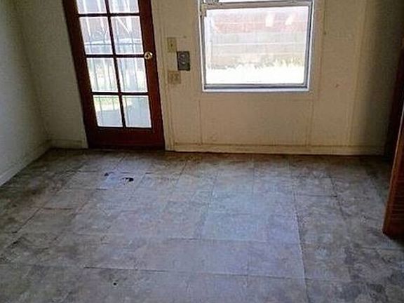 5th image of 9360 W Washington St