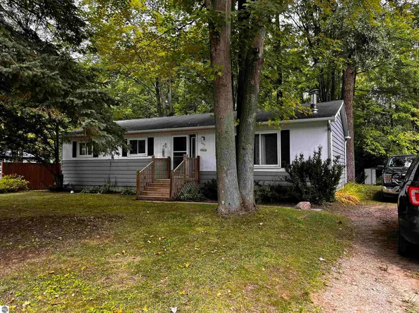 401 E North St, Standish, MI 48658