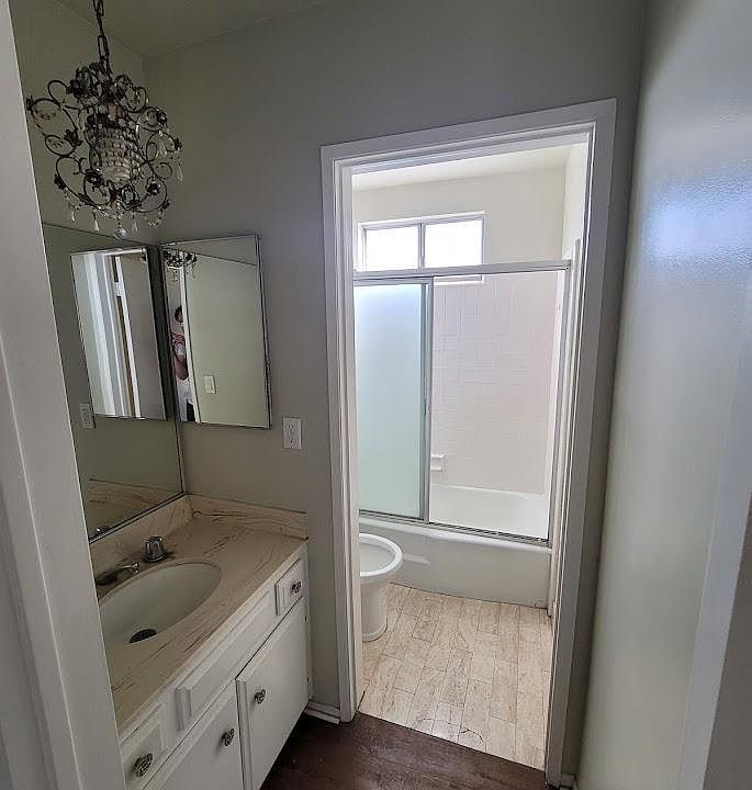 1st image of 1034 N Croft Ave #3