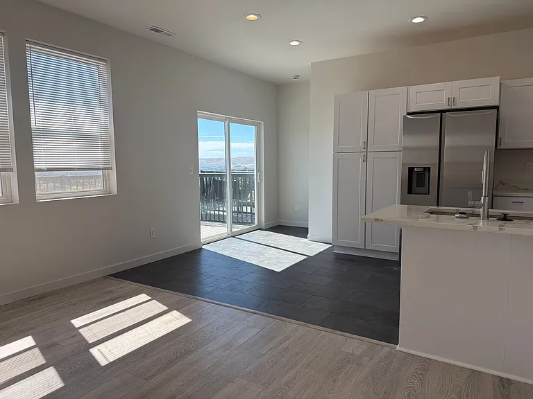 505 N 80th Ave — Photo 14