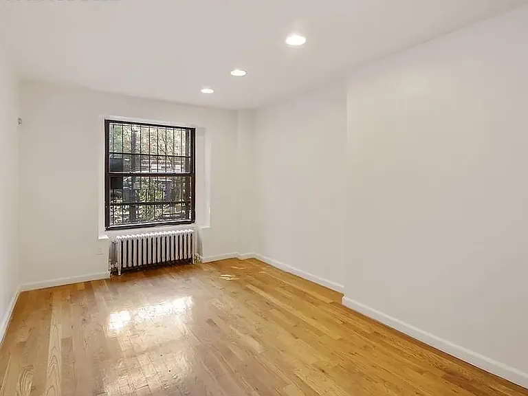 739 Quincy St #1 — Photo 4