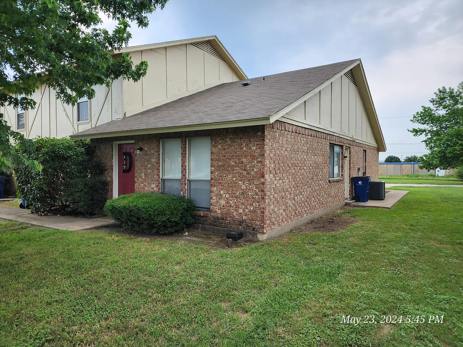 2 bed, 1014 sqft, $1,195 — Photo 2