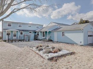341 W 12th St, Ship Bottom, NJ 08008
