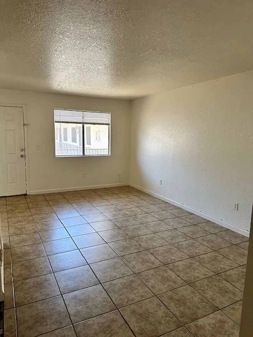 2 Bedroom - Mountain Spring Terrace Condo — Photo 4
