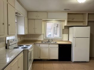 1035 Thompson Ravine Rd APT 3, Mankato, MN 56001