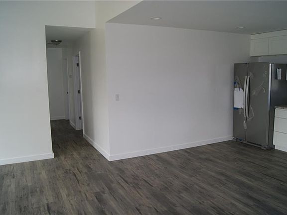 2nd image of 111 E Harrison Dr