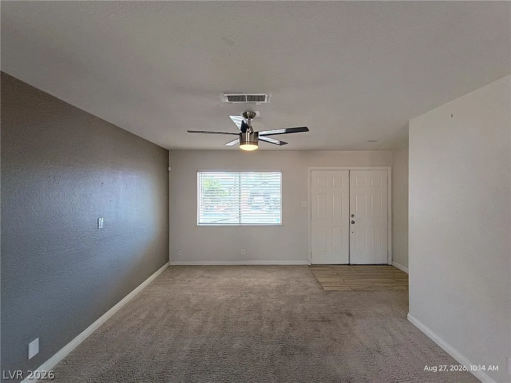 4 bed, 2.0 bath, 1994 sqft, $2,046 — Photo 2