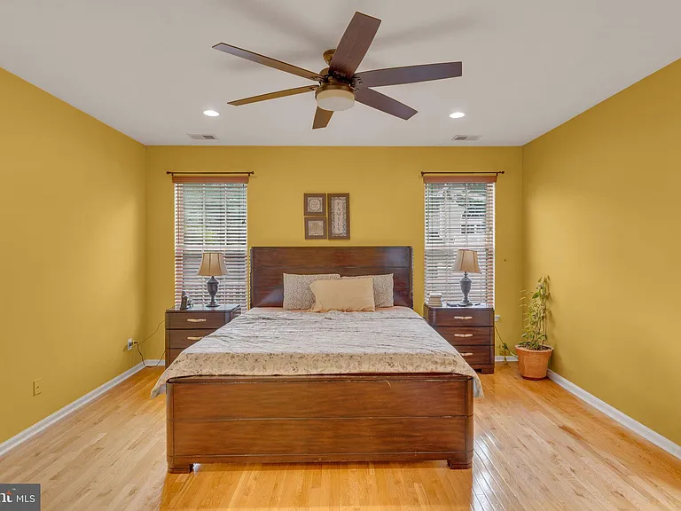 16 Cardiff Ct — Photo 23