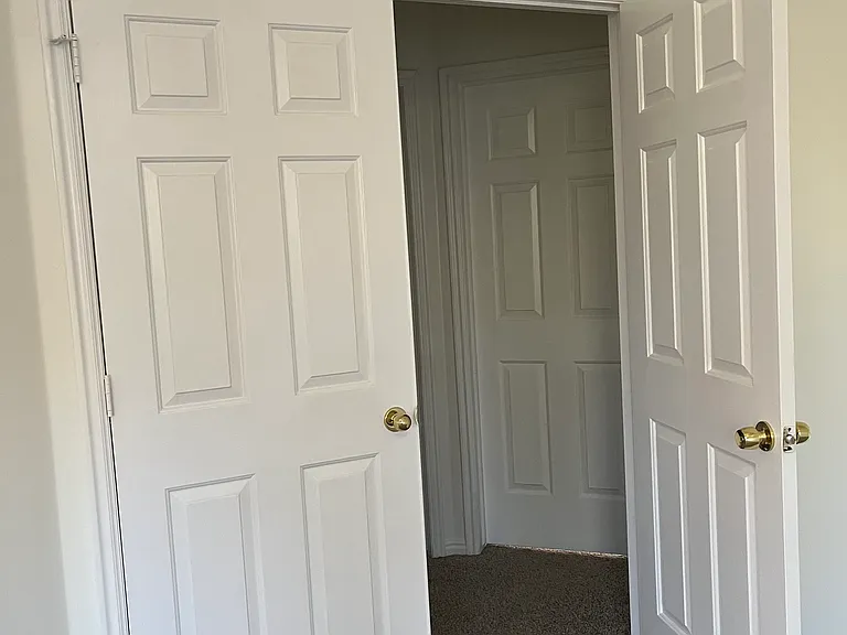 E 180 N — Photo 21