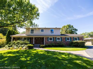 2875 W Wattles Rd, Troy, MI 48098
