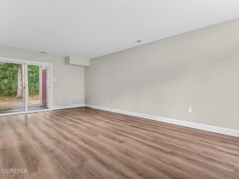 107 Tavistock Dr — Photo 4