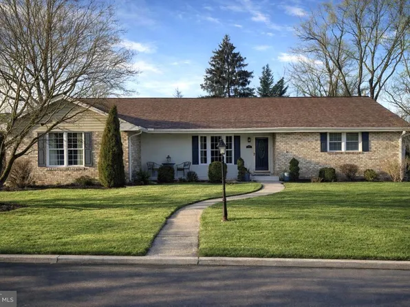 214 William Dr, Hershey, PA 17033