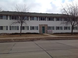830 Wisconsin St APT 8, Oshkosh, WI 54901