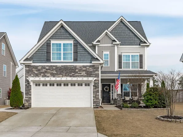 805 Buckner Ct, Fuquay Varina, NC 27526