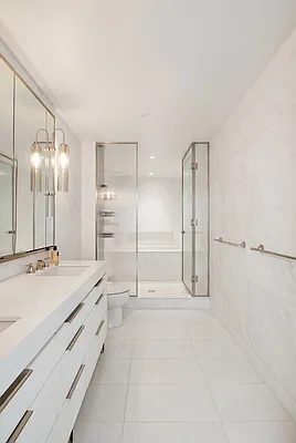 Bathroom 2, photo 1