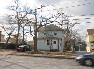 2180 Newbridge Rd, Bellmore, NY 11710