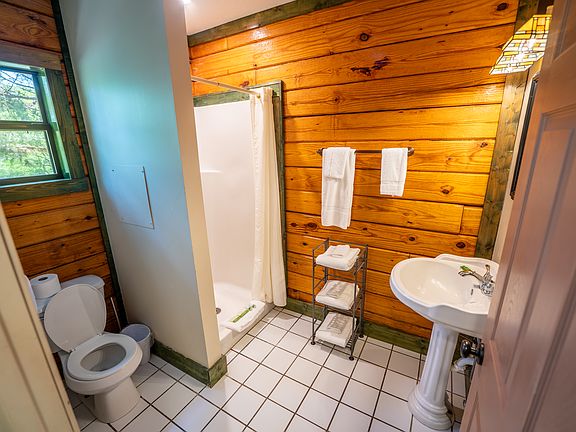 5th image of 23 Bonnie Ln Cabin 5