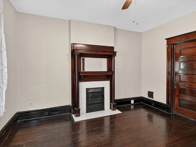 2303-2305 Russell Blvd #1F — Photo 7
