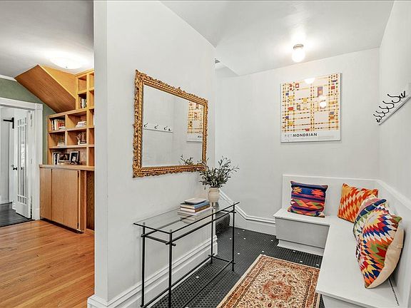 3rd image of 73 Clarence Ave SE