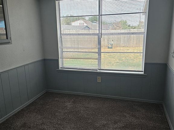 4th image of 609 NW 17th St