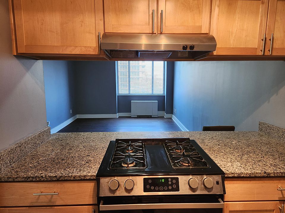 1st image of 600 E 8th St #1