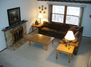 1394 Lakeside Cir, Eagan, MN 55123