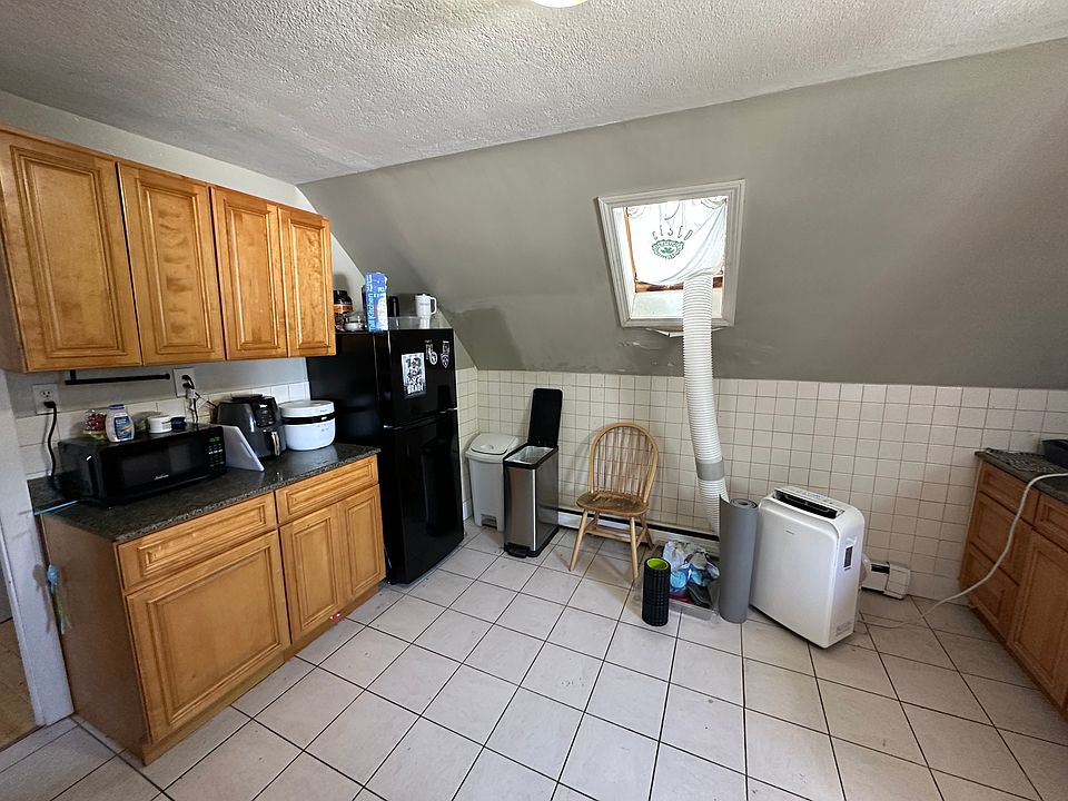 1st image of 326 Washington St #3A