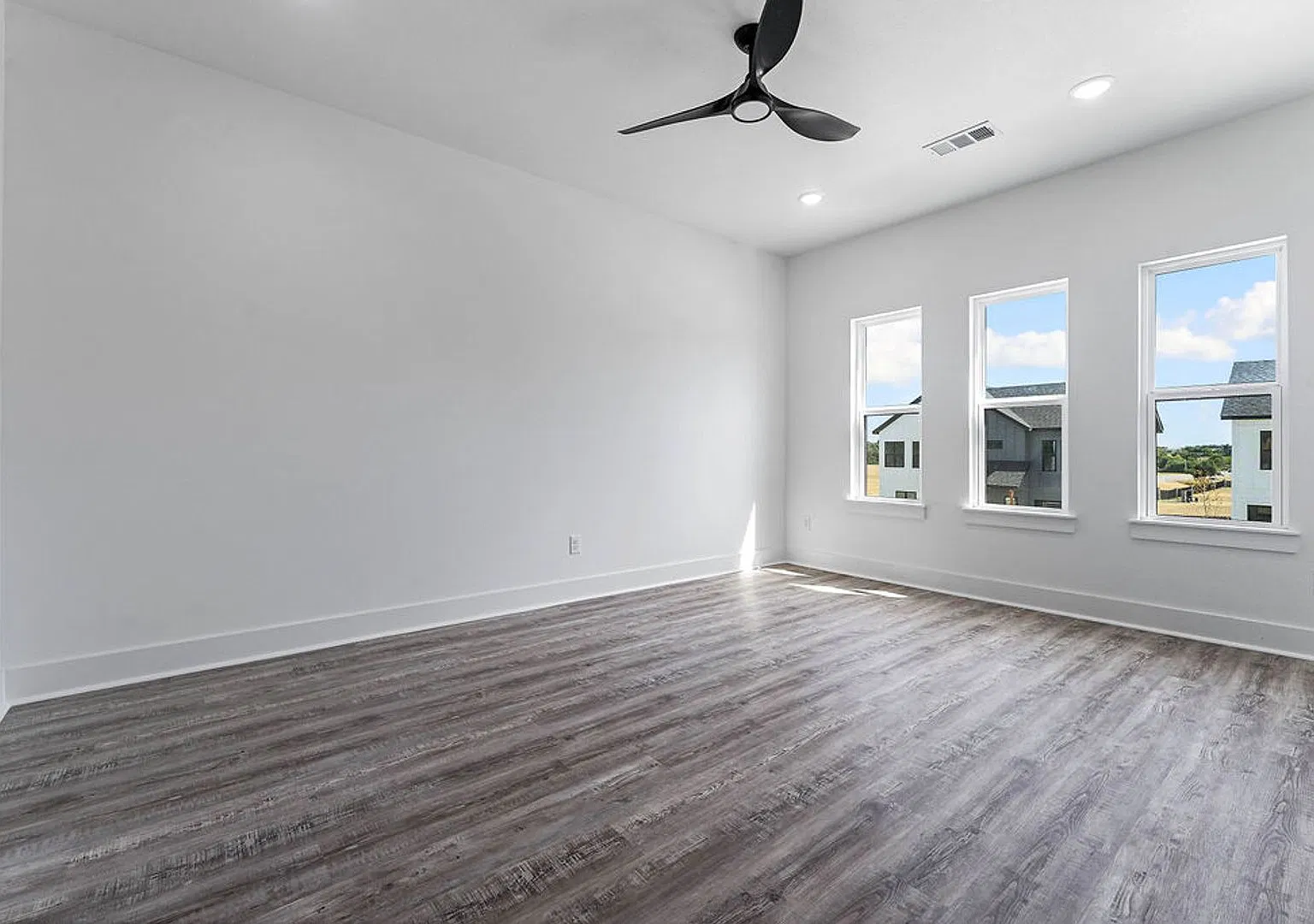 New Construction | Rogers — Photo 2