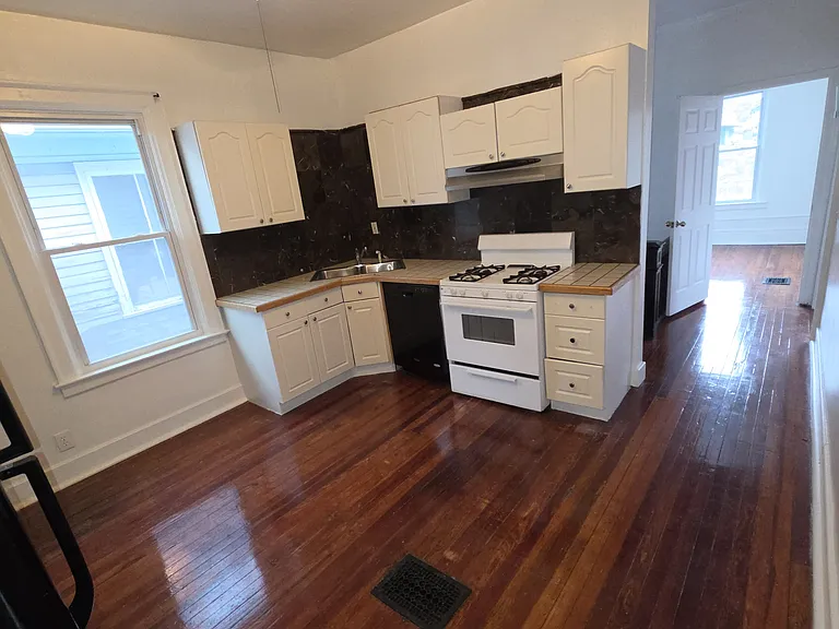 642 Elmwood Ave #2 — Photo 14