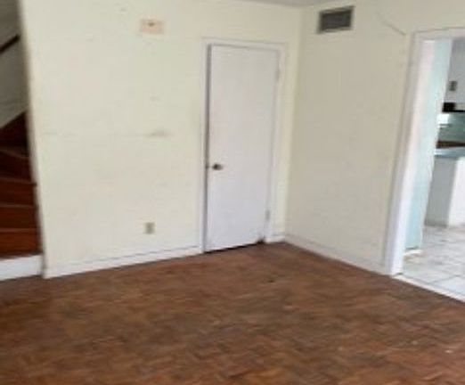 4th image of 3601 Pleasant Valley Rd