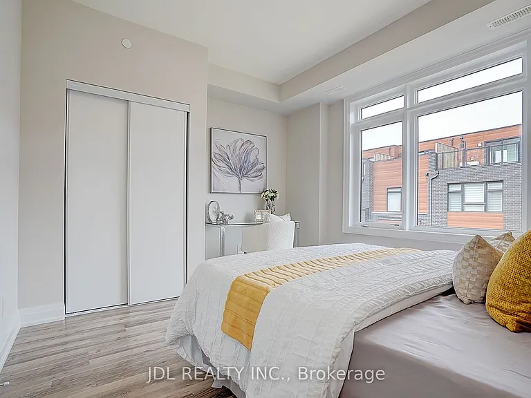 370 Red Maple Rd #D-119 — Photo 36