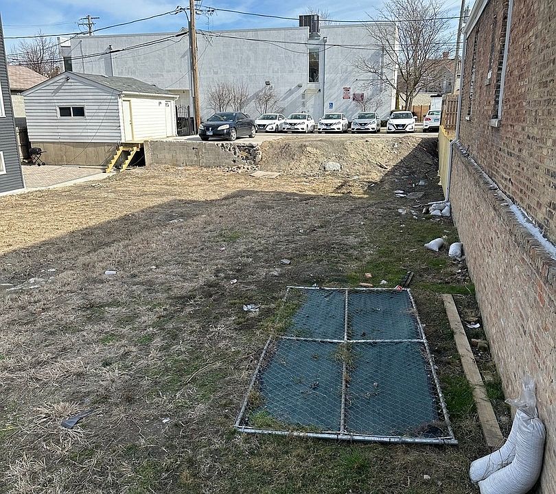 2nd image of 2321 S Seeley Ave