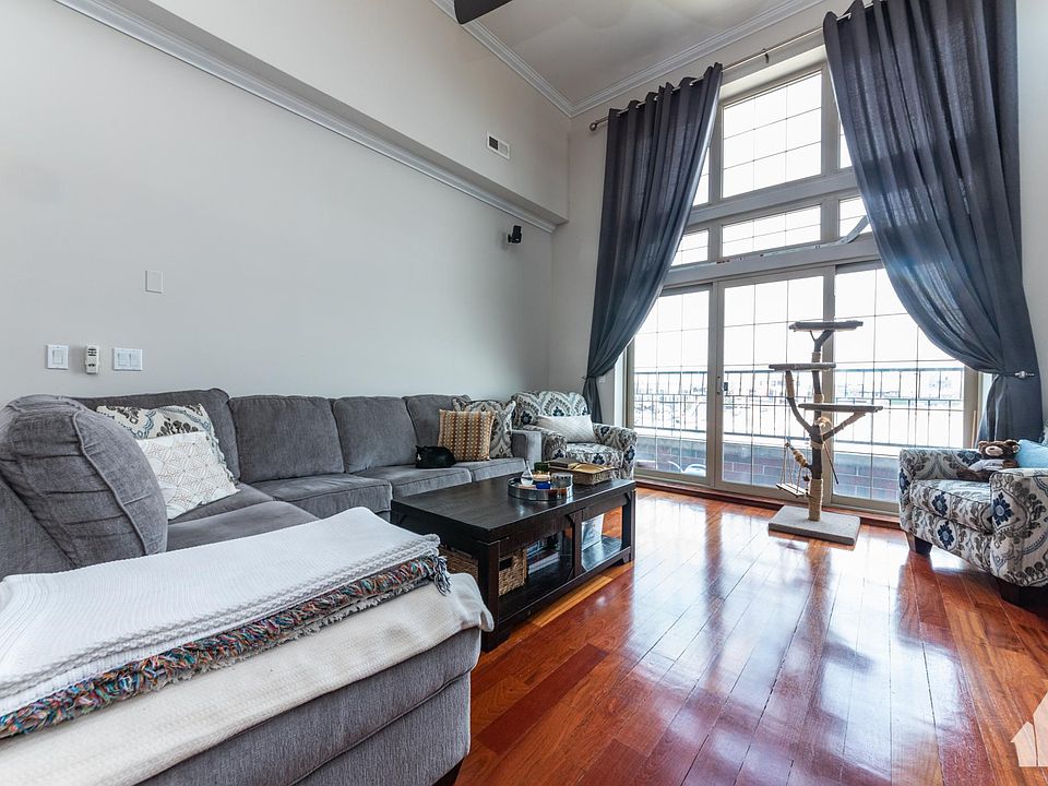 1st image of 1347 N Ashland Ave APT 3N