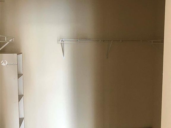 4th image of 3255 NE 184th St APT 12510