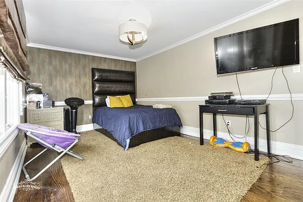 Sold by Bergen Basin Real Estate | media 2