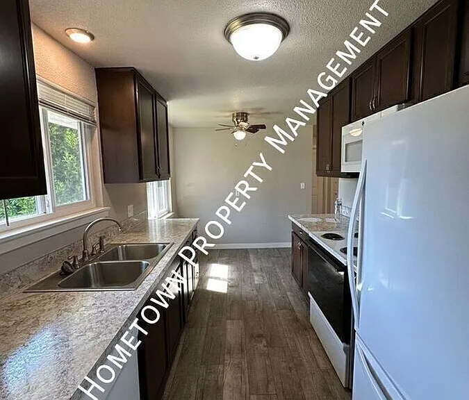 1720 Lake Park Dr SW — Photo 10