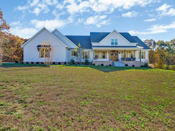 422 Peace Point, Jamestown, TN 38556