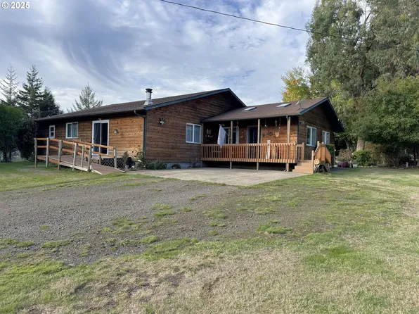 2475 S Smith River Rd, Reedsport, OR 97467