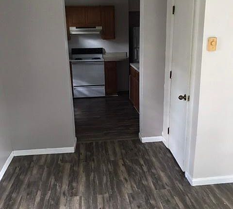 Living room going into kichen