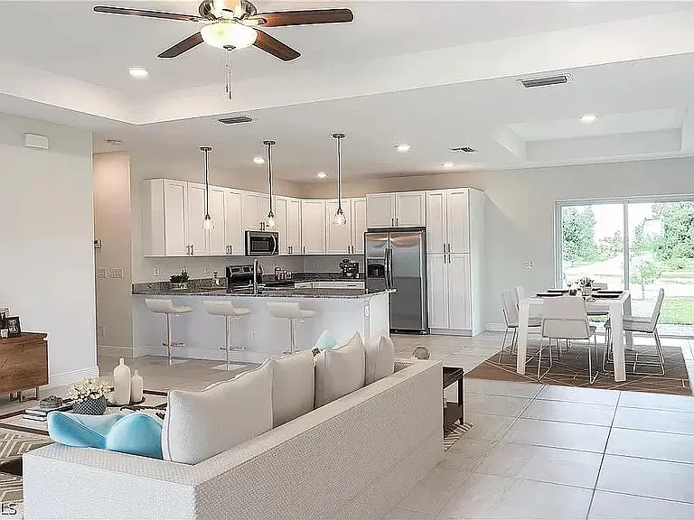 2812 NW 20th Ave — Photo 3