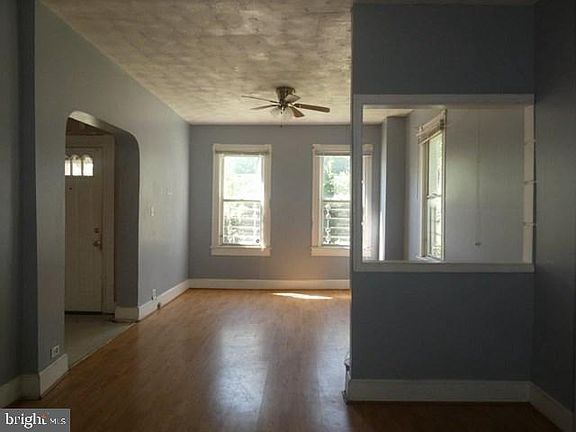5th image of 5327 Hamlin Ave