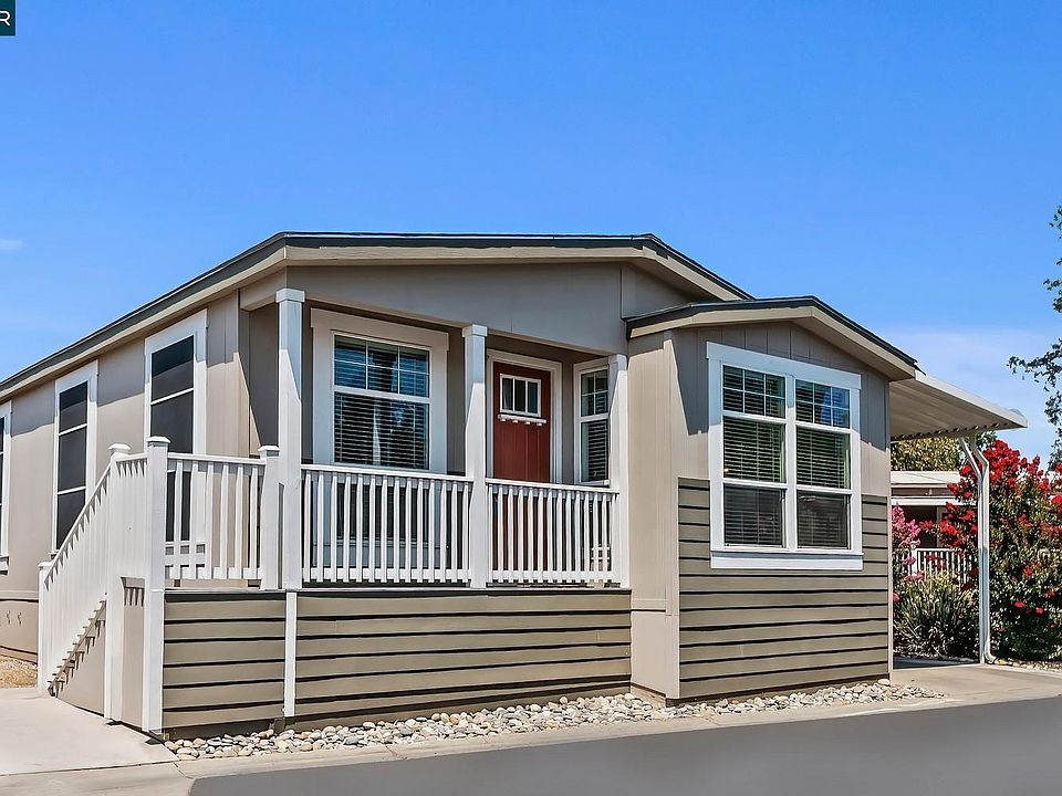 1st image of 324 Avenida Flores