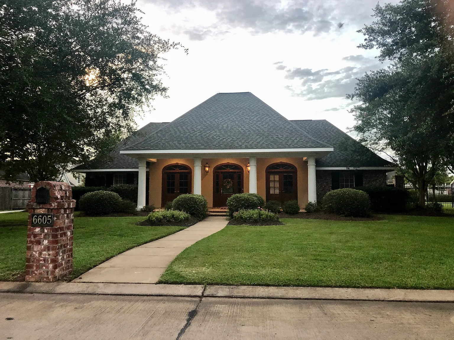 4 bed, 3370 sqft, $3,000 — Photo 1