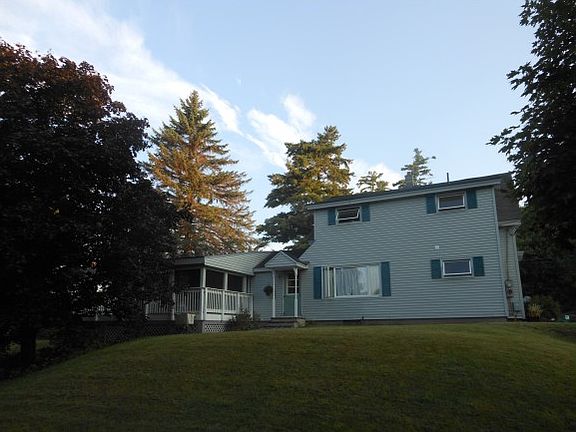 3rd image of 101 School St