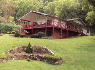 90 Airy Ln, Sylva, NC 28779